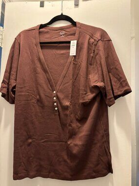 GAP Modern Ribbed V-Neck Henley Top-Chocolate Bar